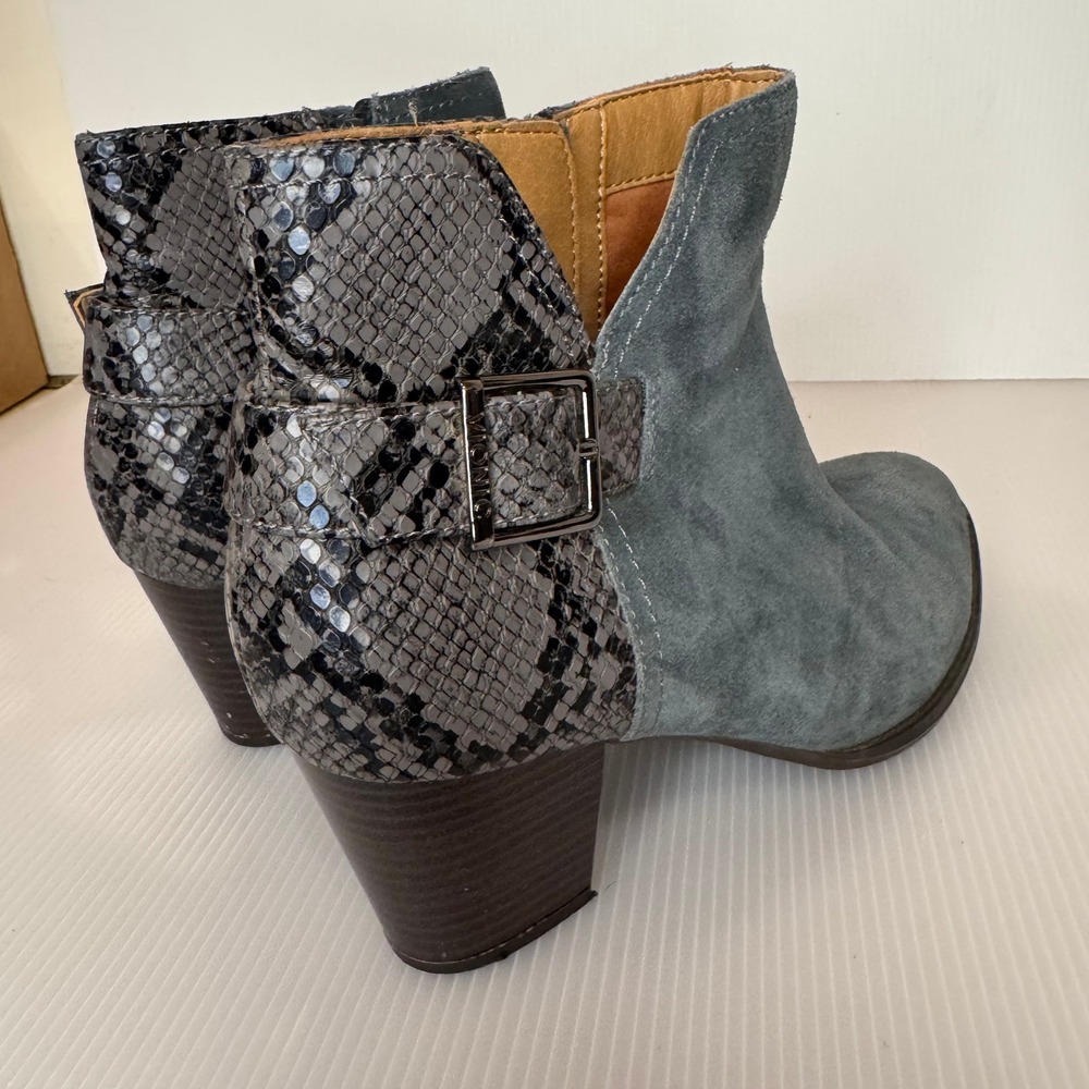 Vionic Naomi Snake Embossed‎ Suede Ankle Boots Block Heel Buckle Women 9 - Picture 4 of 9